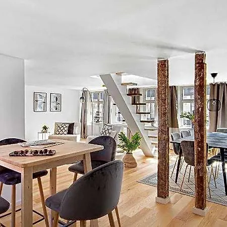 Fantastic Bright With A Balcony In The Heart Of * Kopenhaga